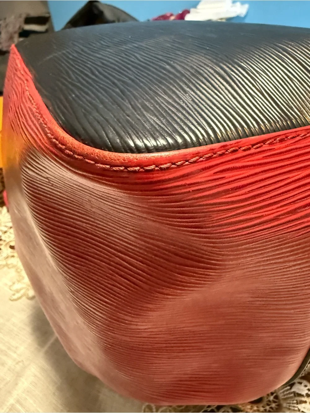 Louis Vuitton Noe PM Red and Black Epi Drawstring Bucket Bag - Picture 8 of 12